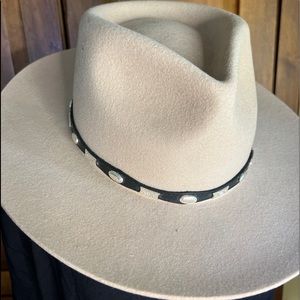 NWT Gigi Pip hat